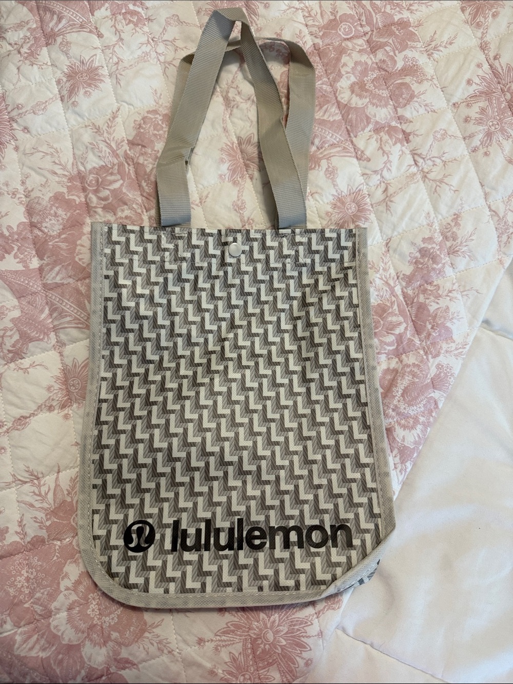 lululemon athletica Beige and Gray Chevron Tote